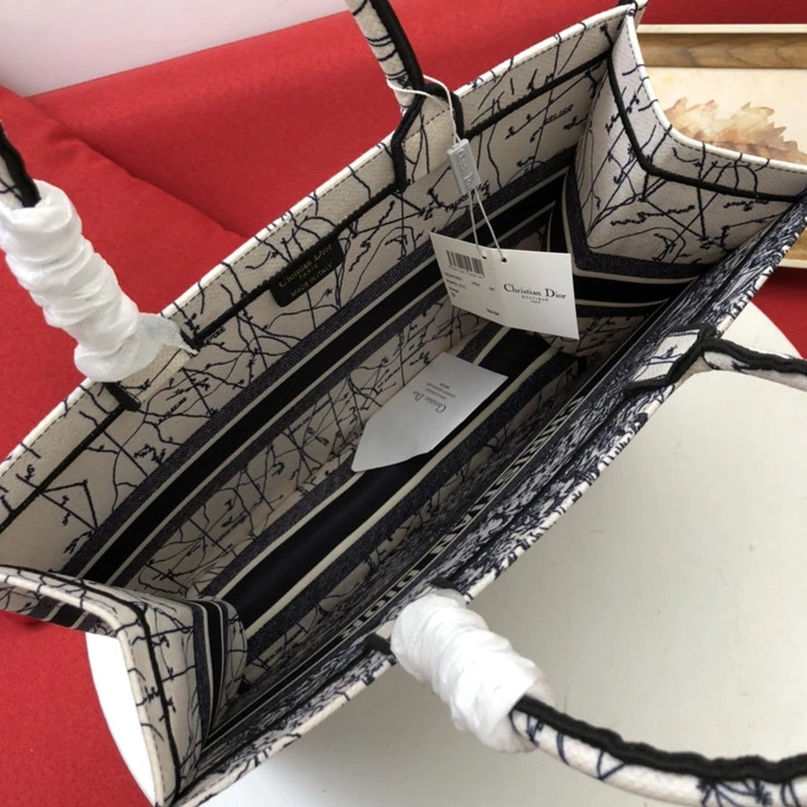 Christian Dior AAA Quality Tote-Handbags For Women Resilient 3873 - Image 6