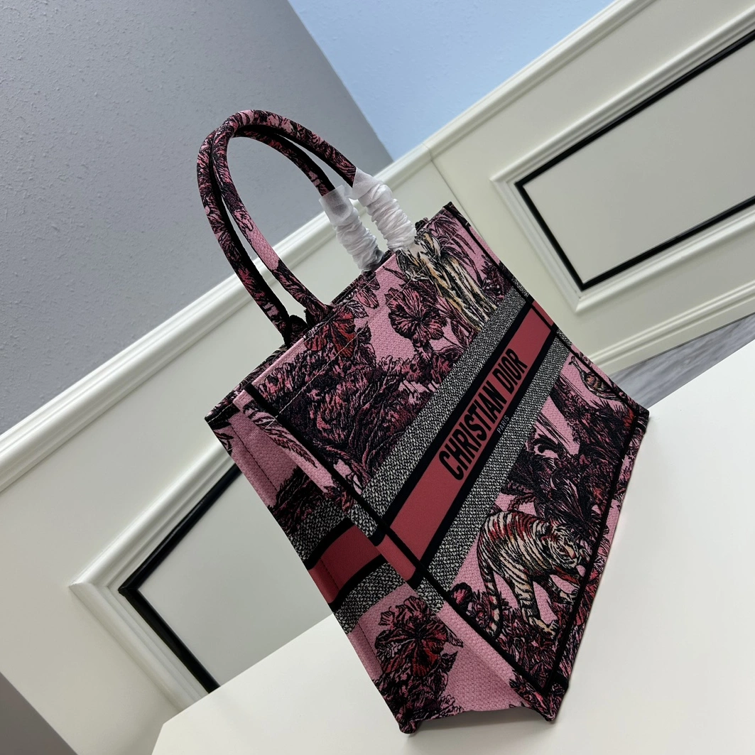 Christian Dior AAA Quality Tote-Handbags For Women StreetReady 5560