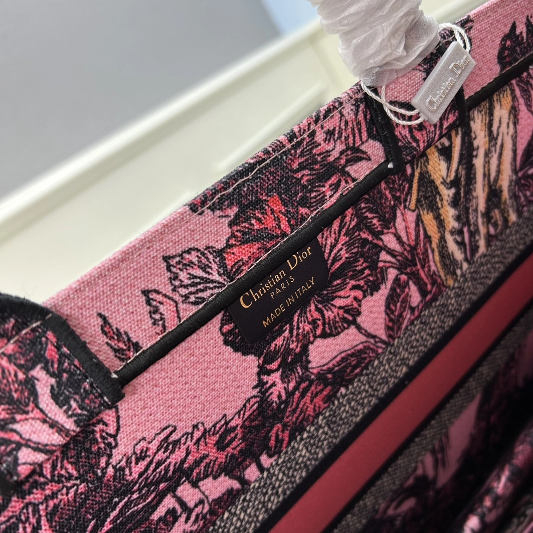 Christian Dior AAA Quality Tote-Handbags For Women StreetReady 5560 - Image 7