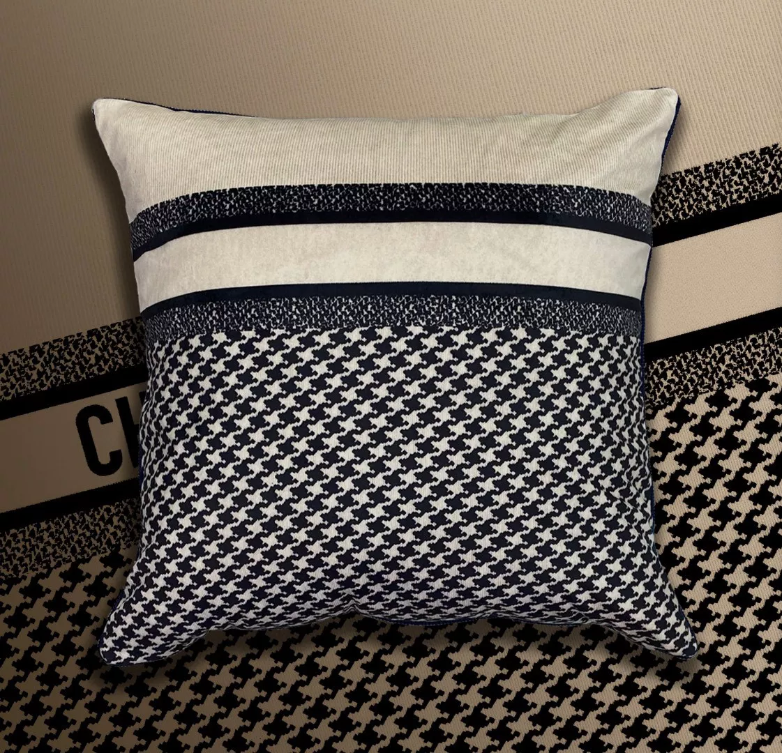 Christian Dior Cushion Sophisticated 9472