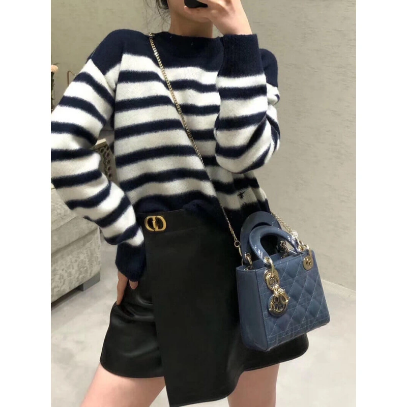 The bag m Christian Dior Mini Lady Dior Bag Blue Patent Cannage Calfskin - Image 3