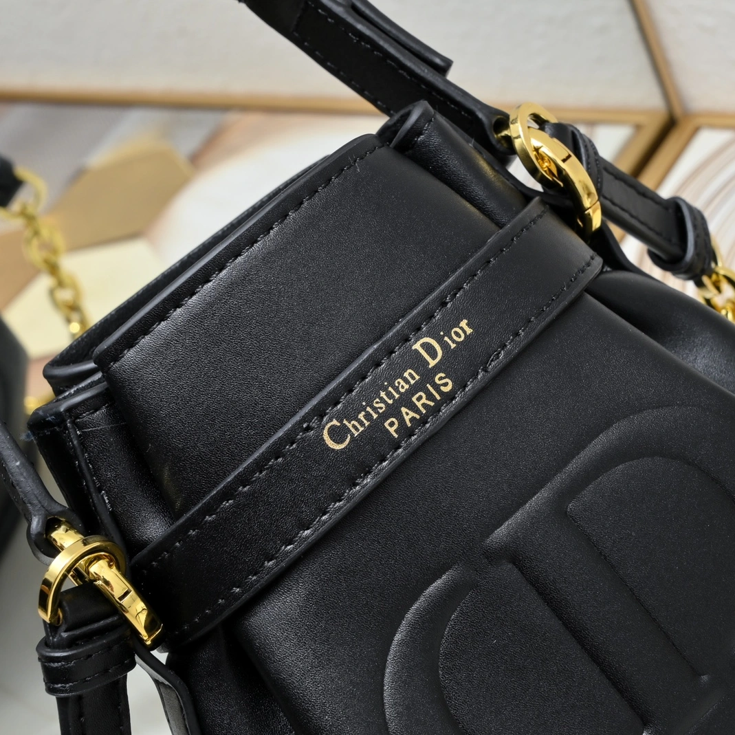 Classic 1077 Christian Dior AAA Quality Messenger Bags For Women - Image 5