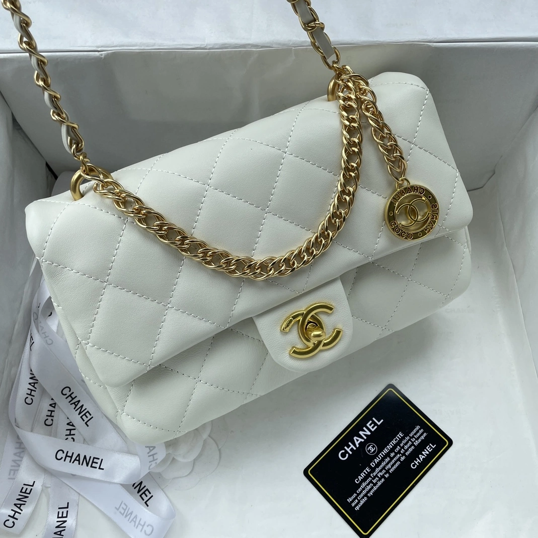 Classic 589 Chanel AAA Quality Messenger Bags For Women - Image 3