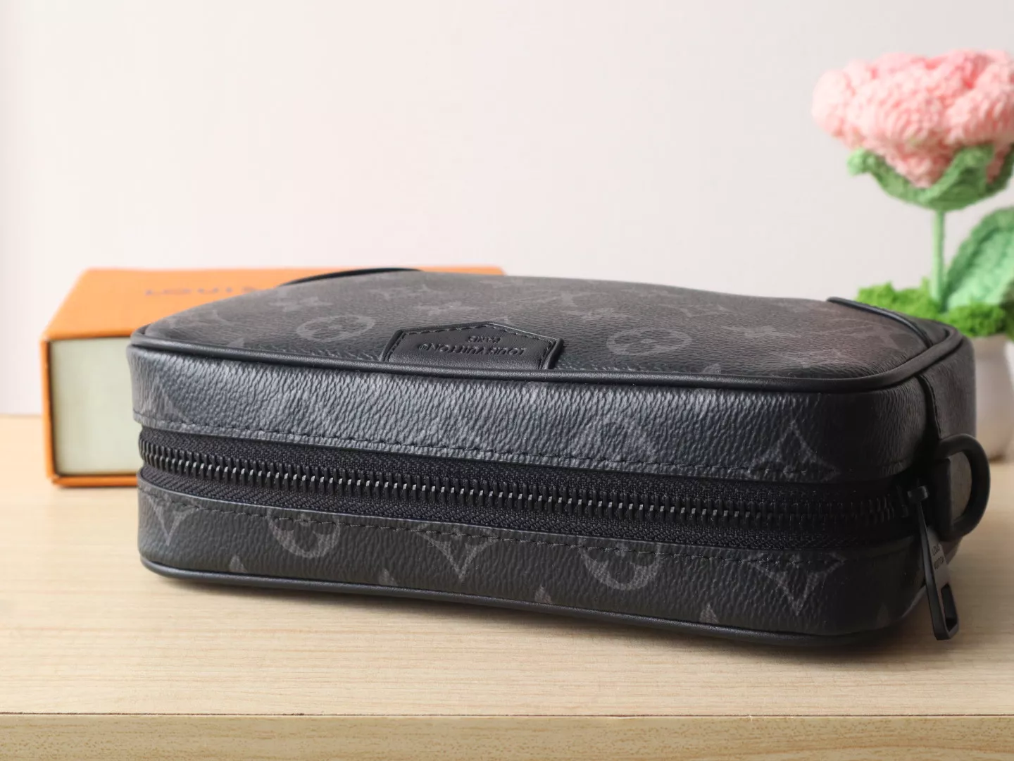 Comfortable 3903 Louis Vuitton AAA Quality Messenger Bags For Unisex - Image 4