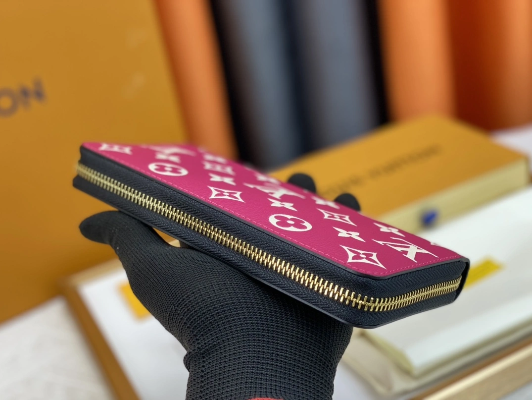 Comfortable 4072 Louis Vuitton AAA Quality Wallets For Women - Image 4