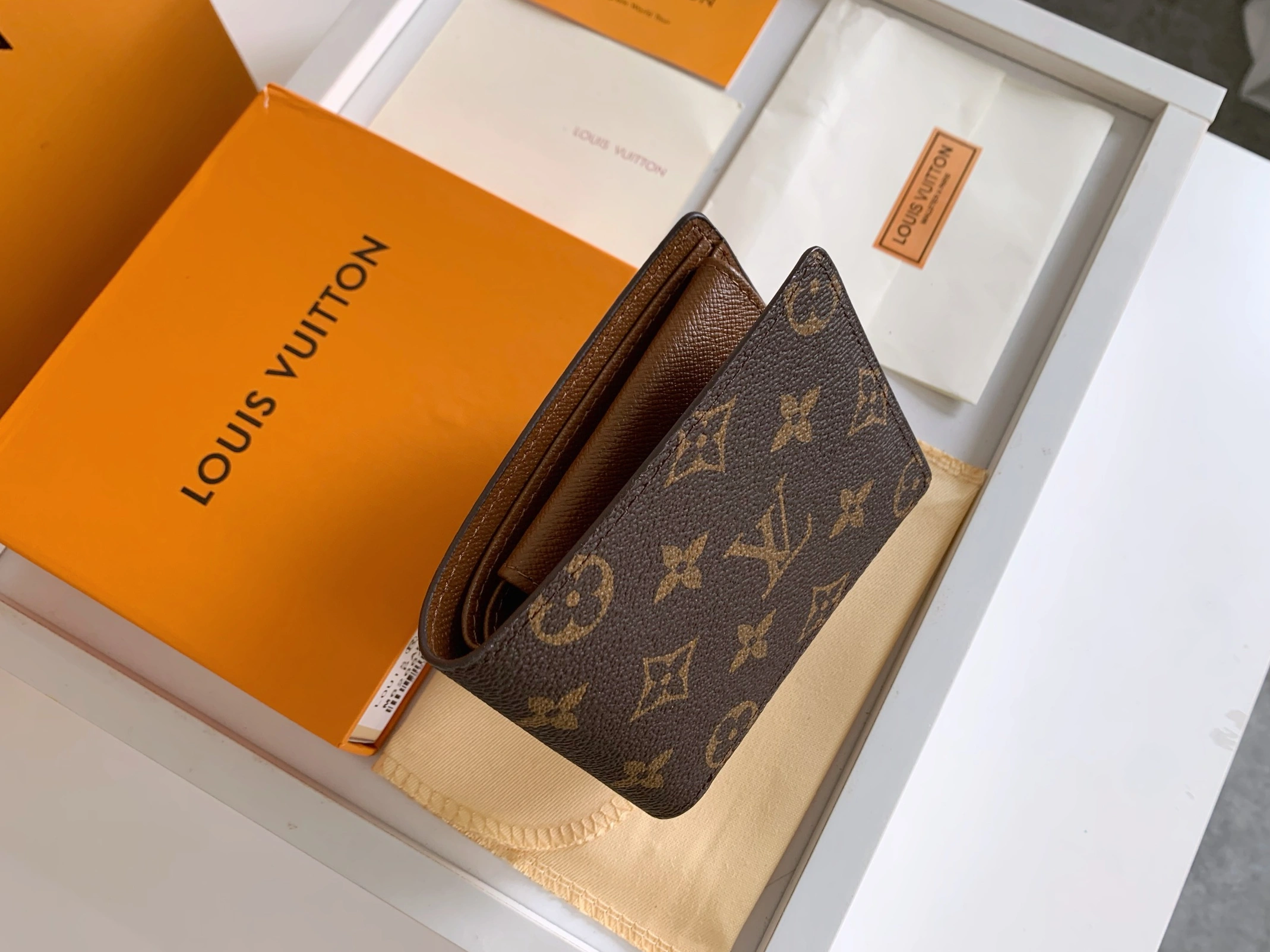 Comfortable 5268 Louis Vuitton LV Wallets For Unisex - Image 3