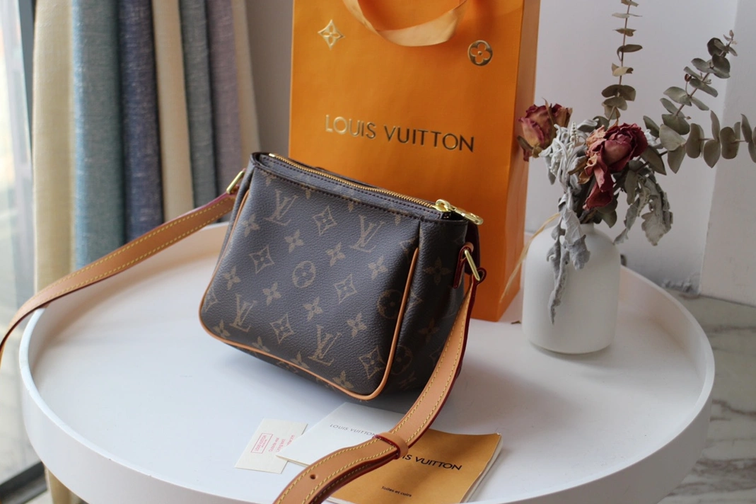 Comfortable 5814 Louis Vuitton AAA Quality Messenger Bags For Women - Image 3