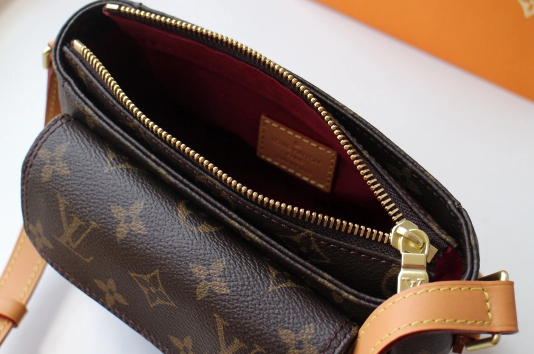 Comfortable 5814 Louis Vuitton AAA Quality Messenger Bags For Women - Image 7