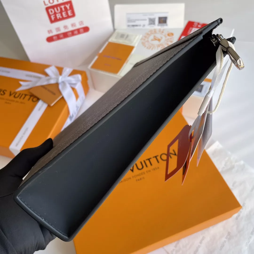 Comfortable 704 Louis Vuitton AAA Quality Wallets - Image 6