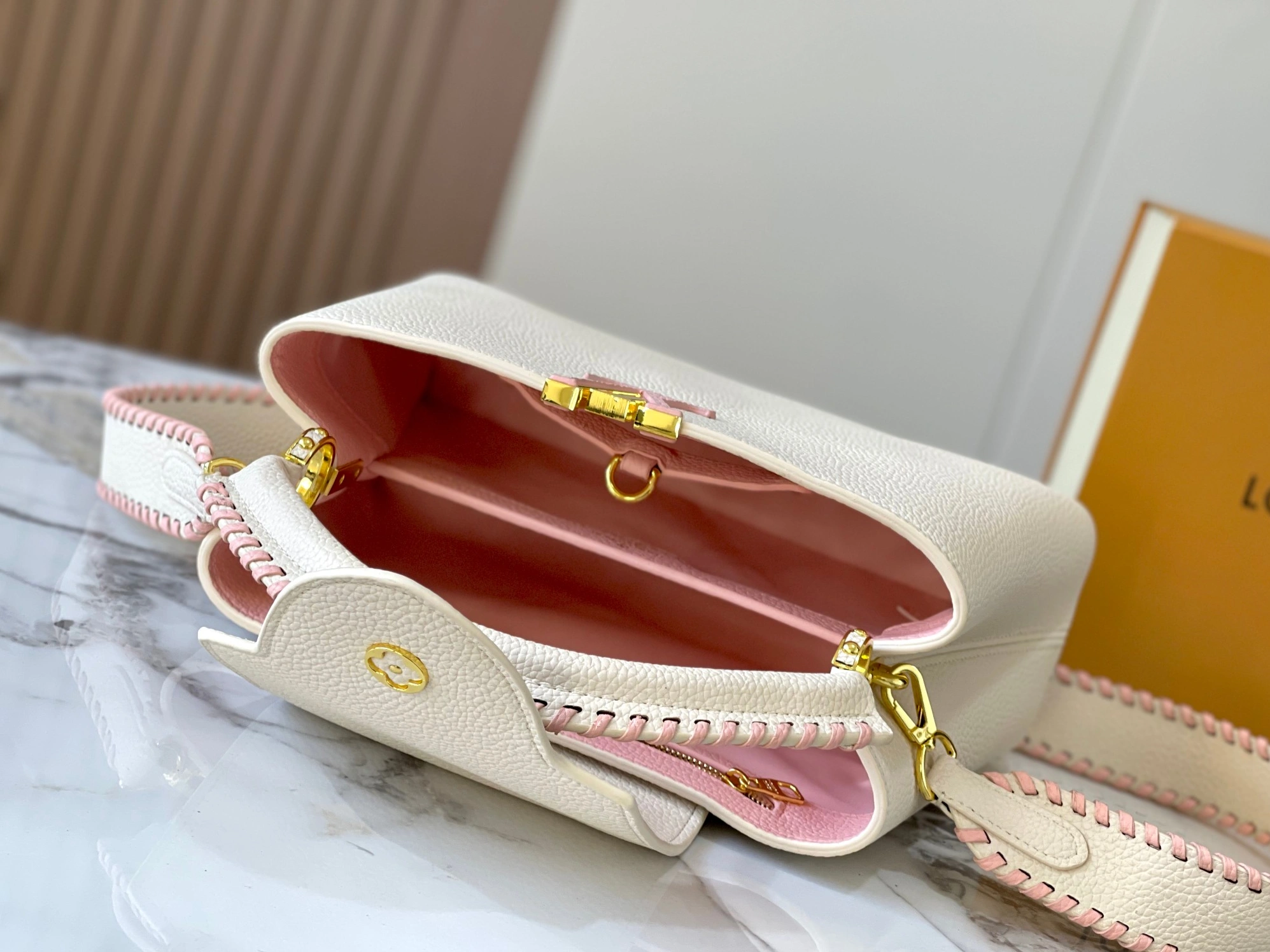 Compact 305 Louis Vuitton AAA Quality Messenger Bags For Women - Image 8