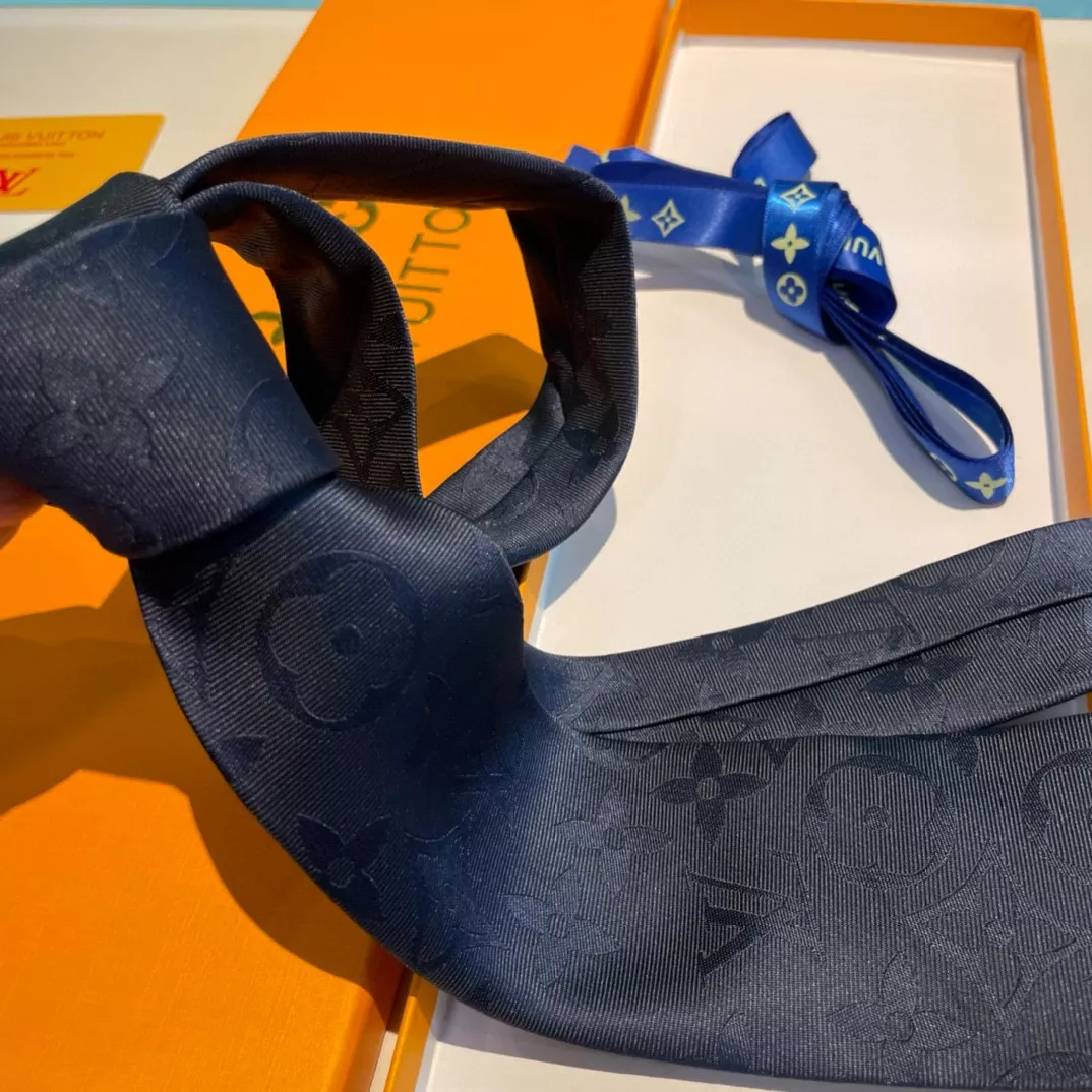 Compact 4366 Louis Vuitton LV Necktie - Image 6