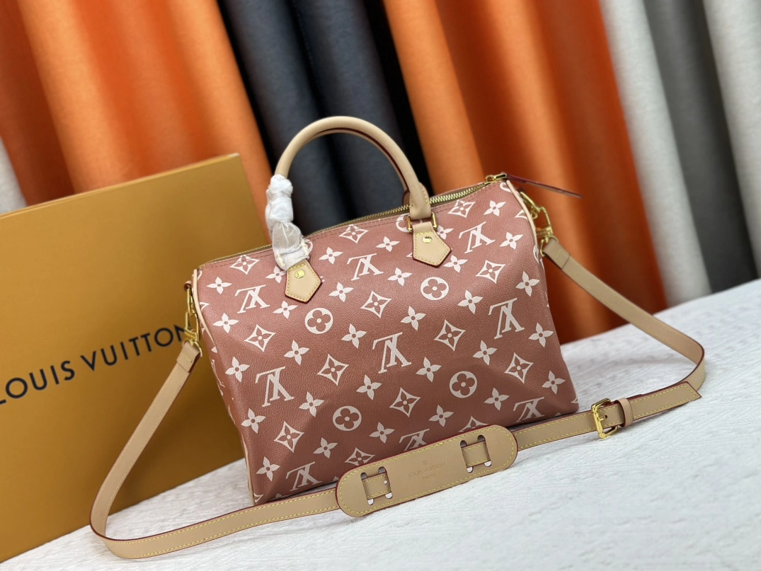 Compact 7246 Louis Vuitton AAA Quality Handbags For Women - Image 3
