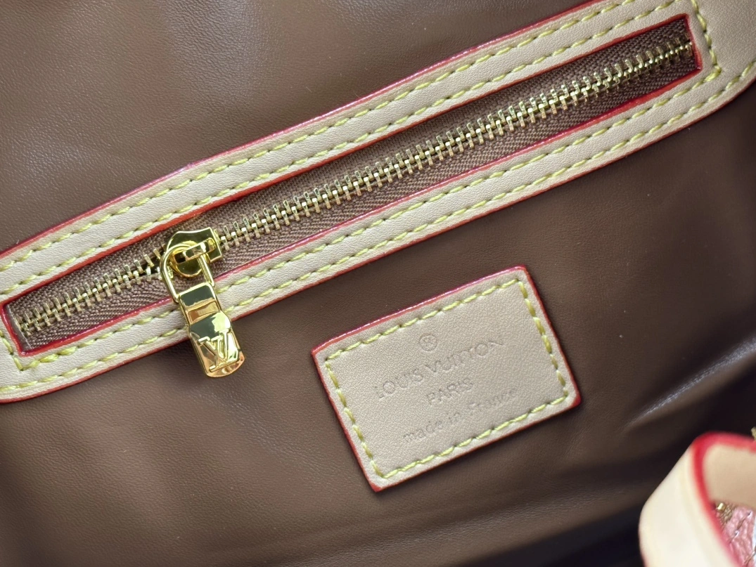 Compact 7246 Louis Vuitton AAA Quality Handbags For Women - Image 7