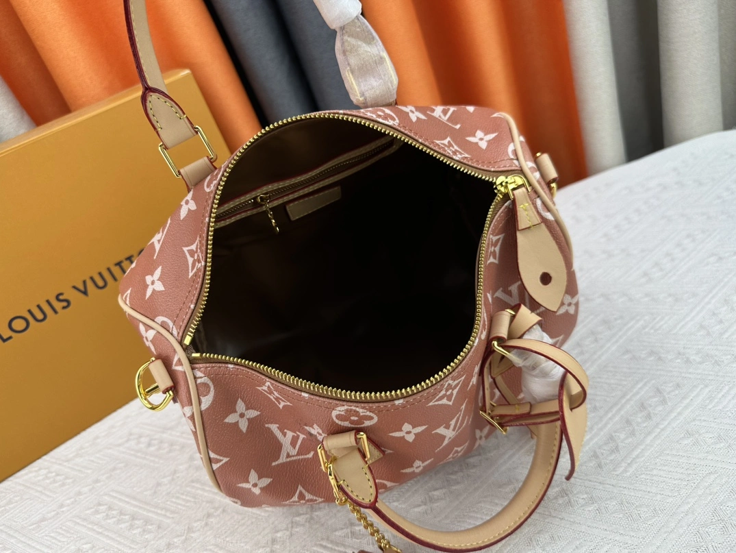 Compact 7246 Louis Vuitton AAA Quality Handbags For Women - Image 8