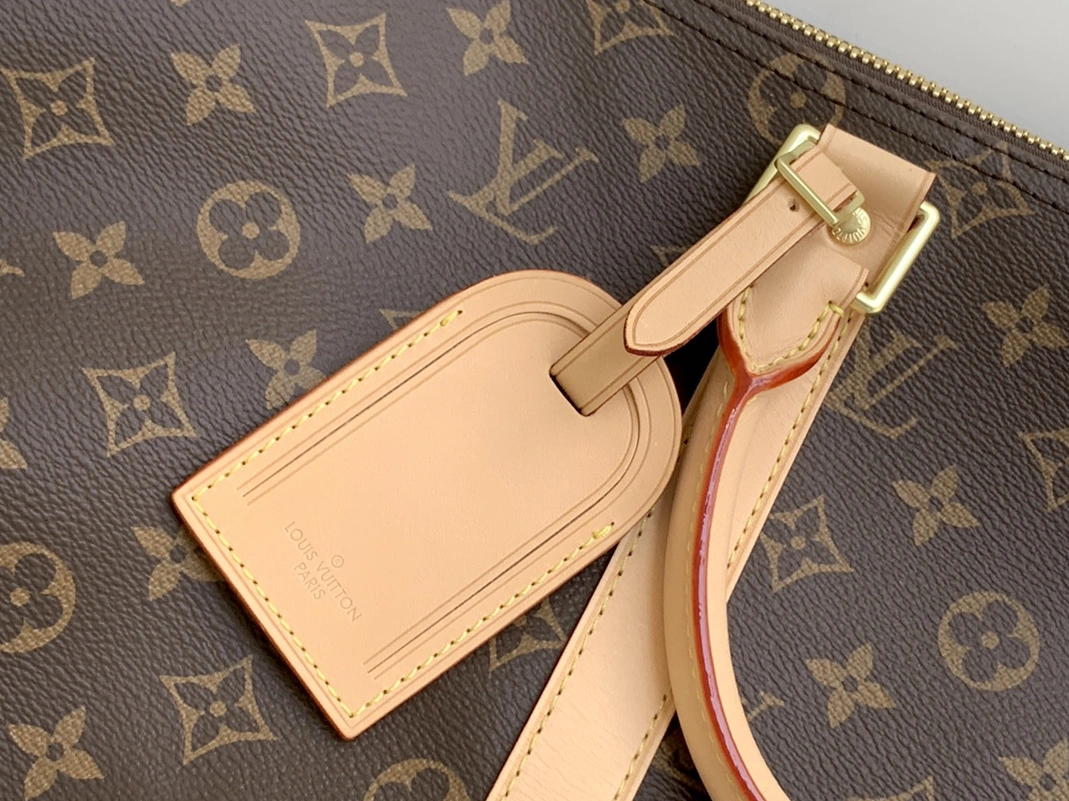Cozy 1828 Louis Vuitton Travel Bags - Image 5