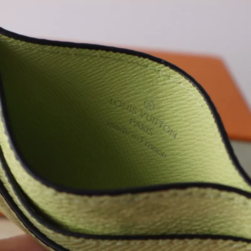 Cozy 9250 Louis Vuitton AAA Quality Card Case - Image 6