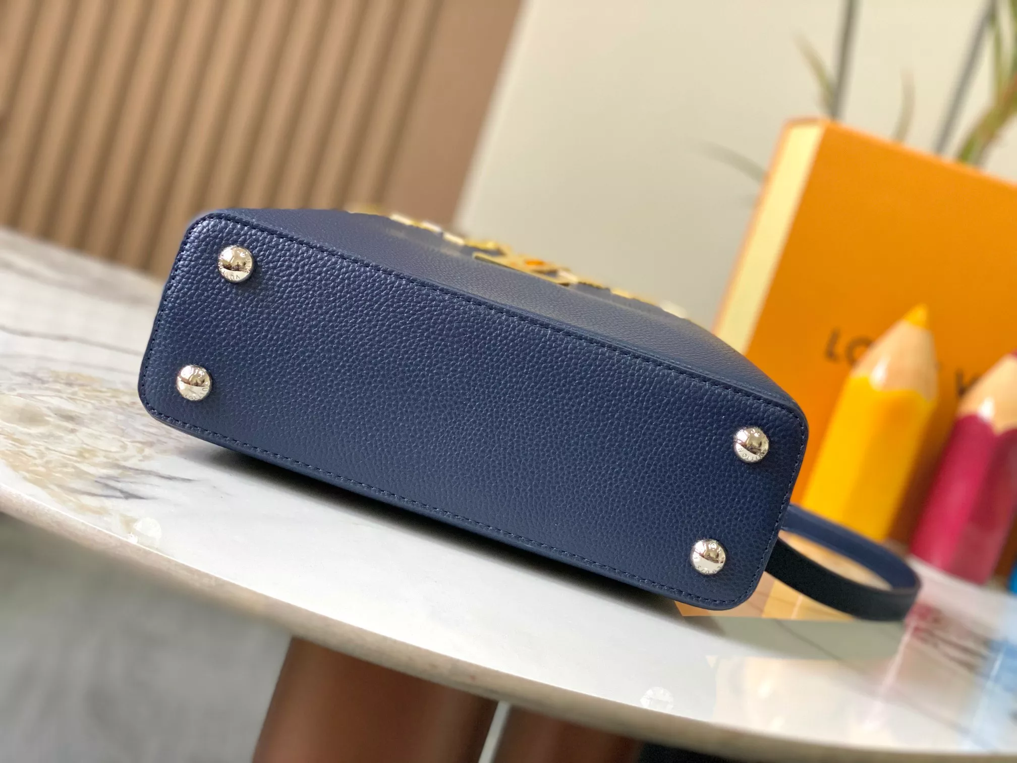 DailyWear 273 Louis Vuitton AAA Quality Messenger Bags For Women - Image 4