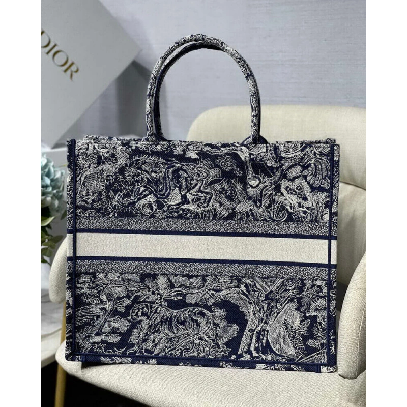 41.5 x 35 Dior Book Tote Blue Toile de Jouy Reverse Embroidery - Image 7