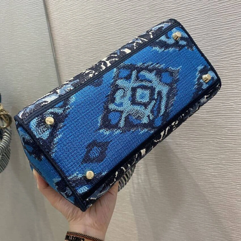 Can be ca Dior Medium Lady D-Lite Bag Blue Dior Palms Embroidery - Image 10