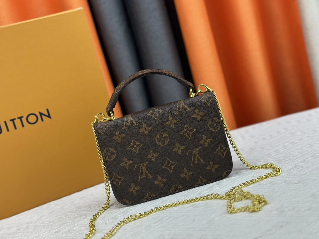 Durable 1952 Louis Vuitton AAA Quality Messenger Bags For Women - Image 4