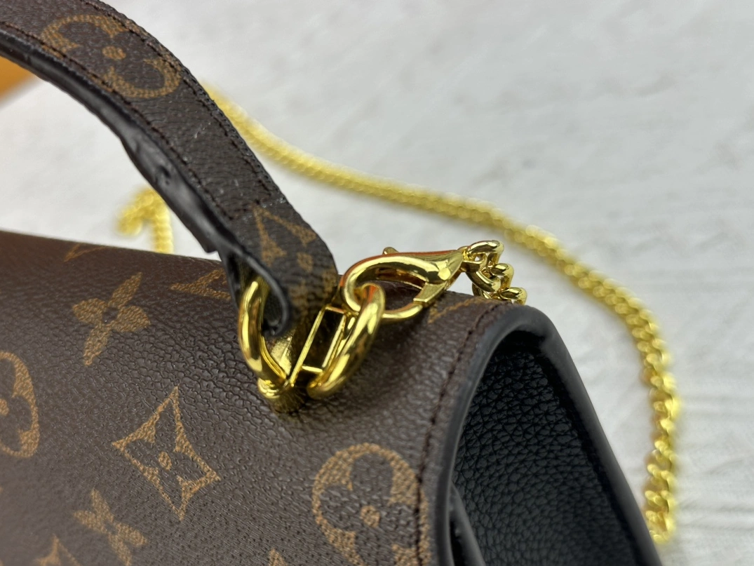 Durable 1952 Louis Vuitton AAA Quality Messenger Bags For Women - Image 7