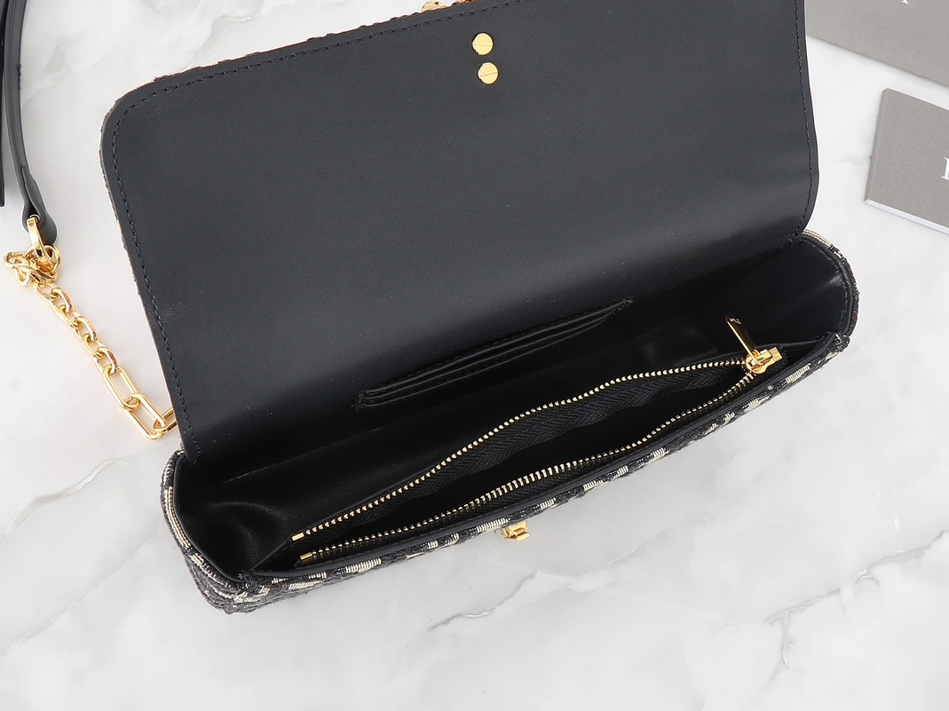 Durable 4365 Christian Dior AAA Quality Messenger Bags For Women - Image 8