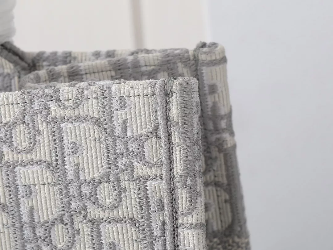 Durable 7107 Christian Dior AAA Quality Tote-Handbags For Women - Image 6