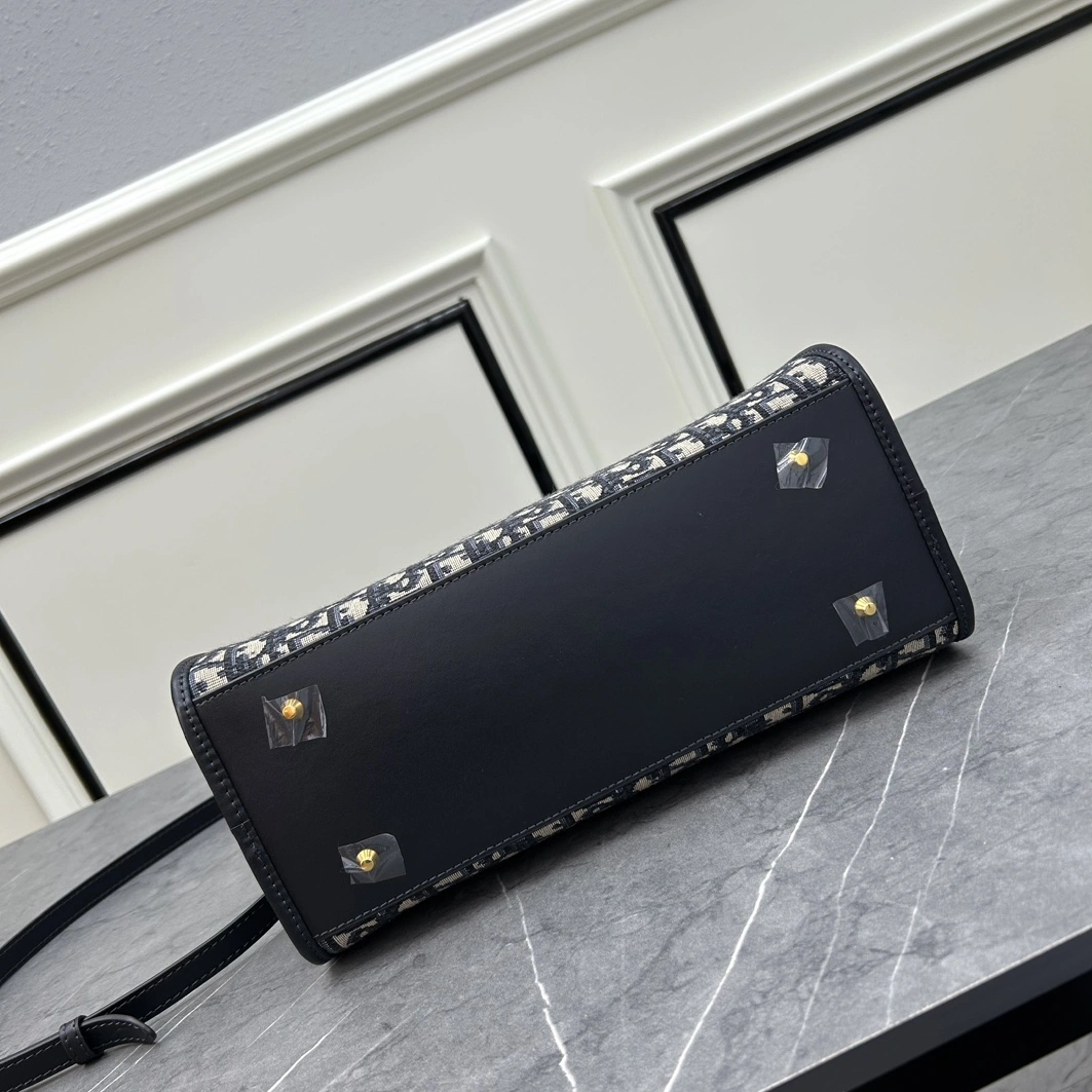 Durable 883 Christian Dior AAA Handbags For Women - Image 5