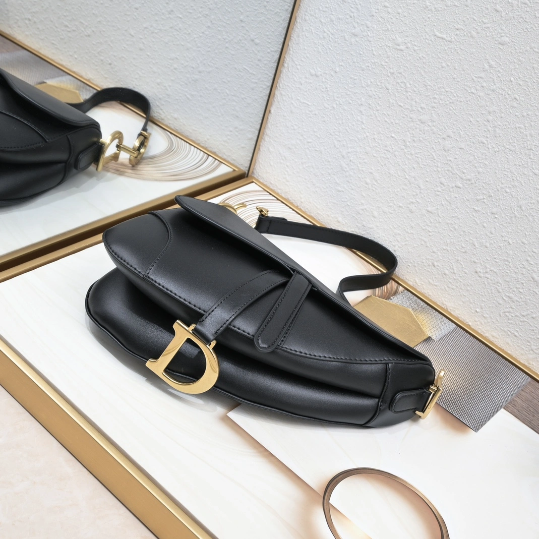 Durable 9617 Christian Dior AAA Quality Messenger Bags For Women - Image 7