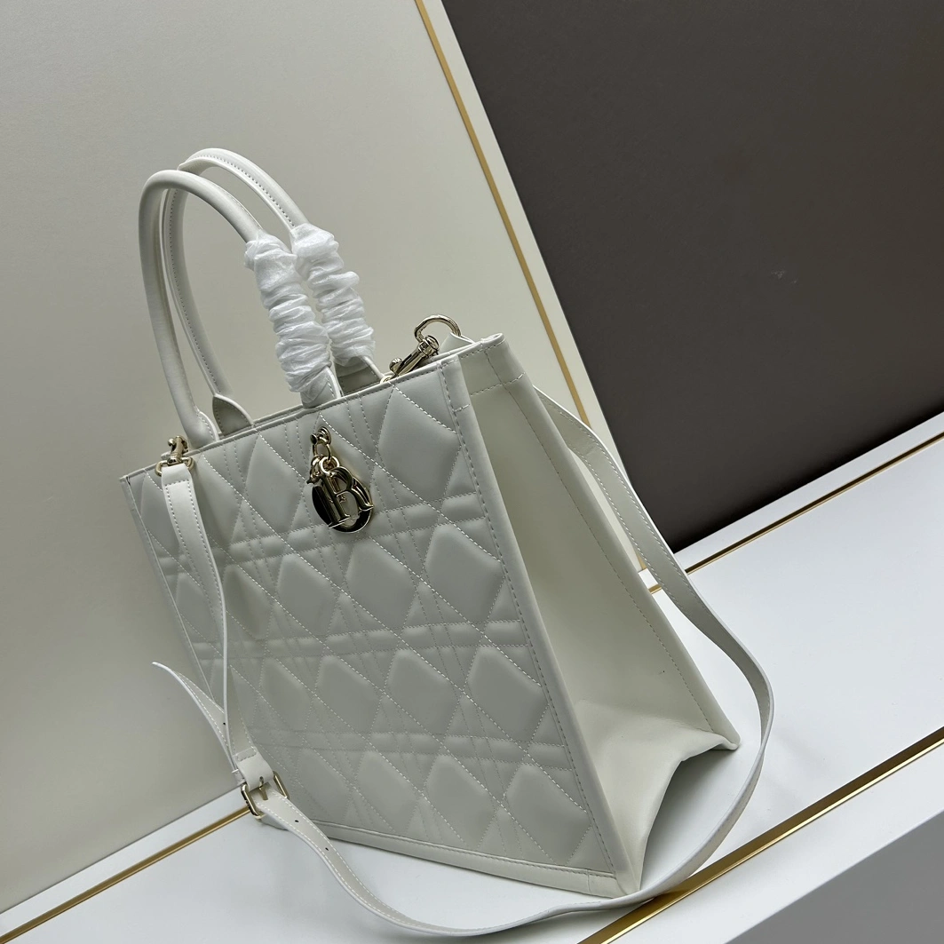 EasyMatch 8059 Christian Dior AAA Quality Tote-Handbags For Women