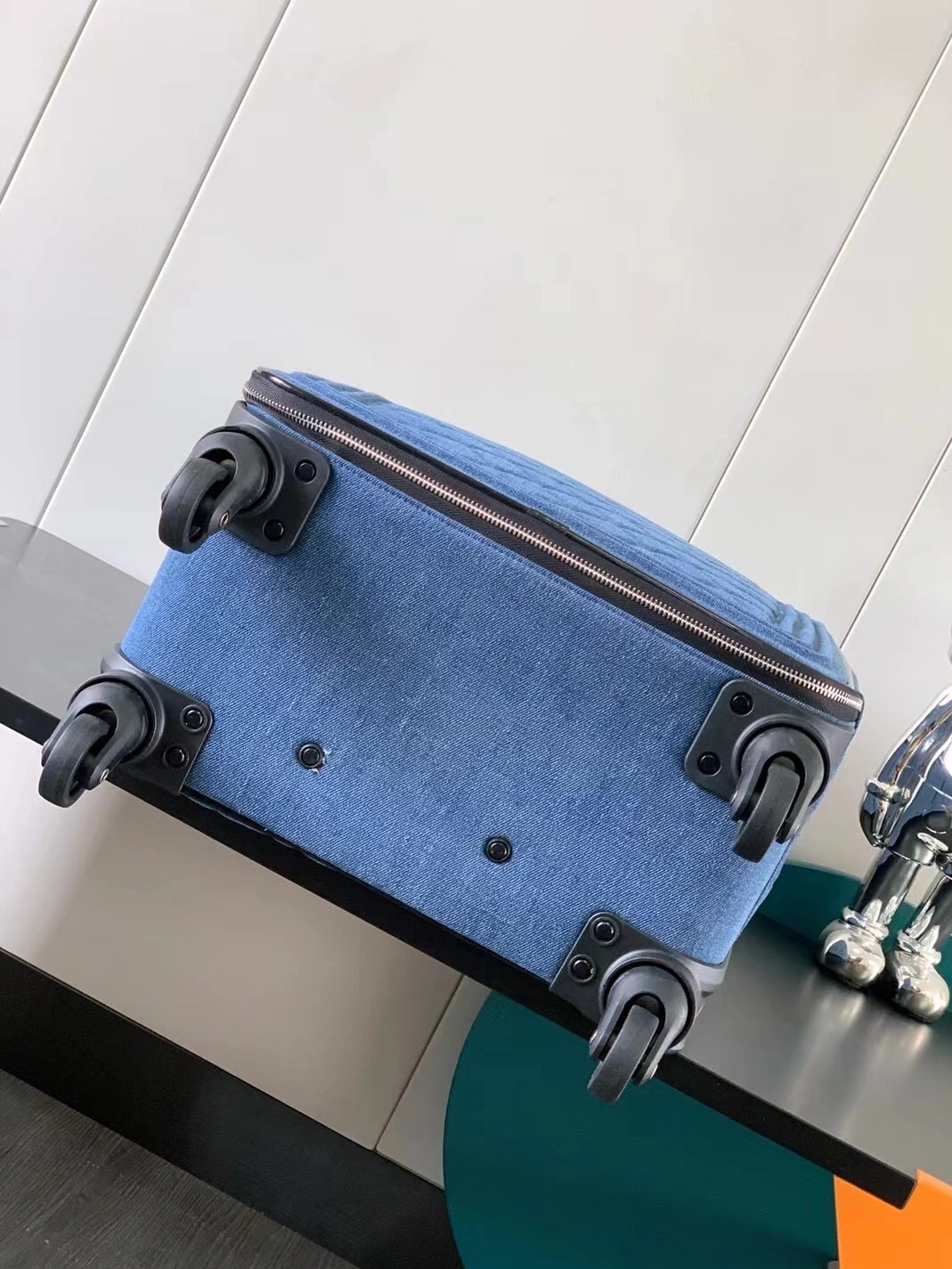 Efficient 2215 Chanel Luggage Upright For Unisex - Image 5