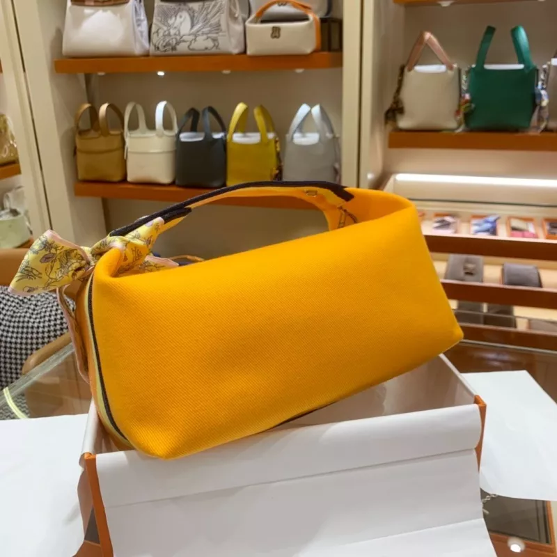 Elegant 217 Hermes AAA Quality Handbags For Women - Image 3