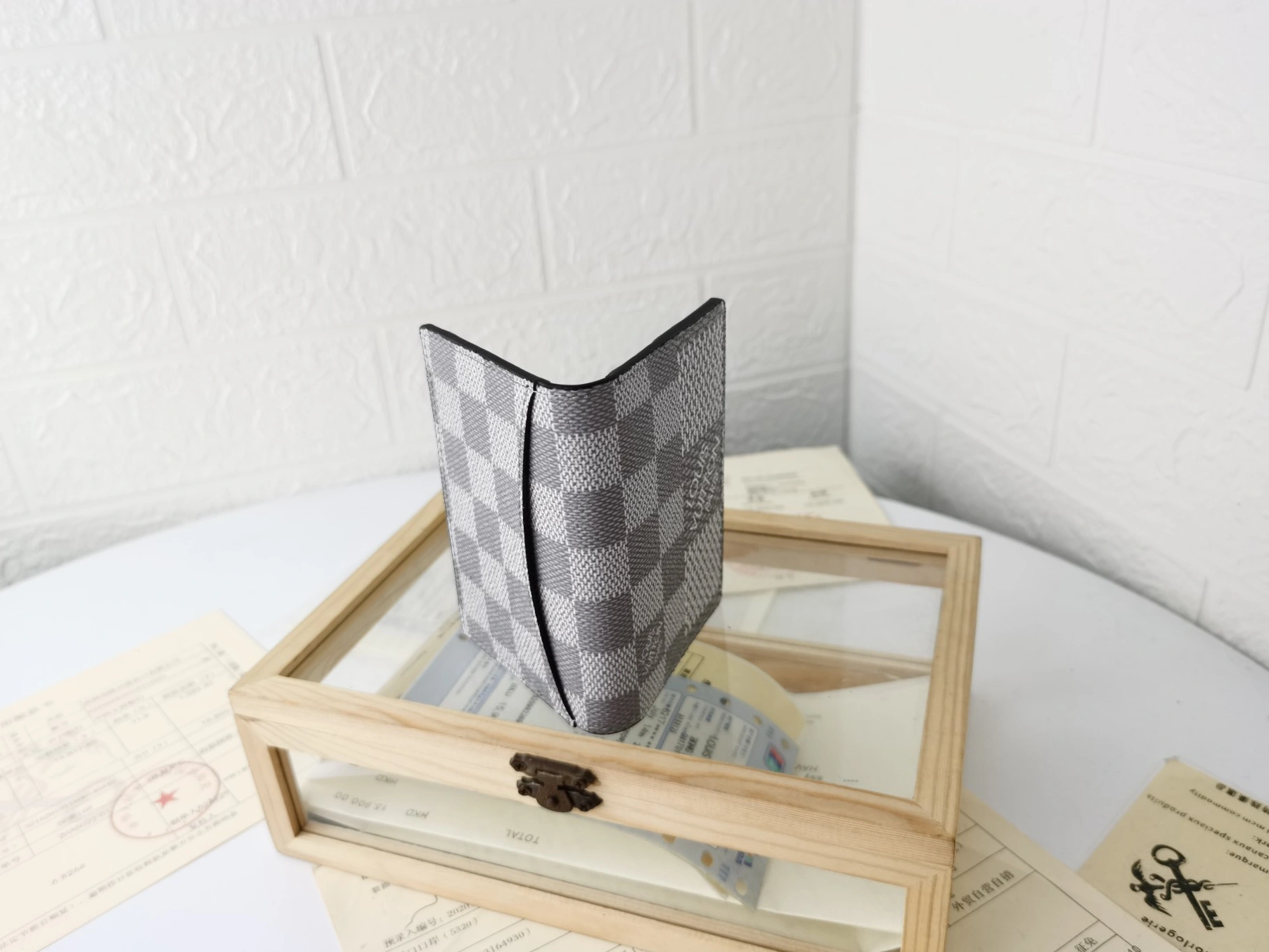 Elegant 2938 Louis Vuitton LV Card Case For Unisex - Image 3