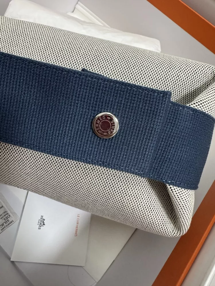 Elegant 3447 Hermes AAA Quality Handbags In Navy For Women - Image 5