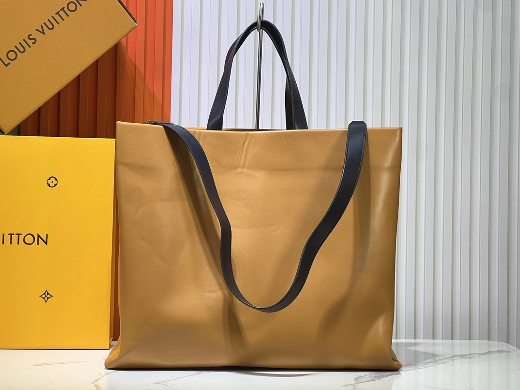 Elegant 4374 Louis Vuitton AAA Quality Tote-Handbags For Women - Image 4