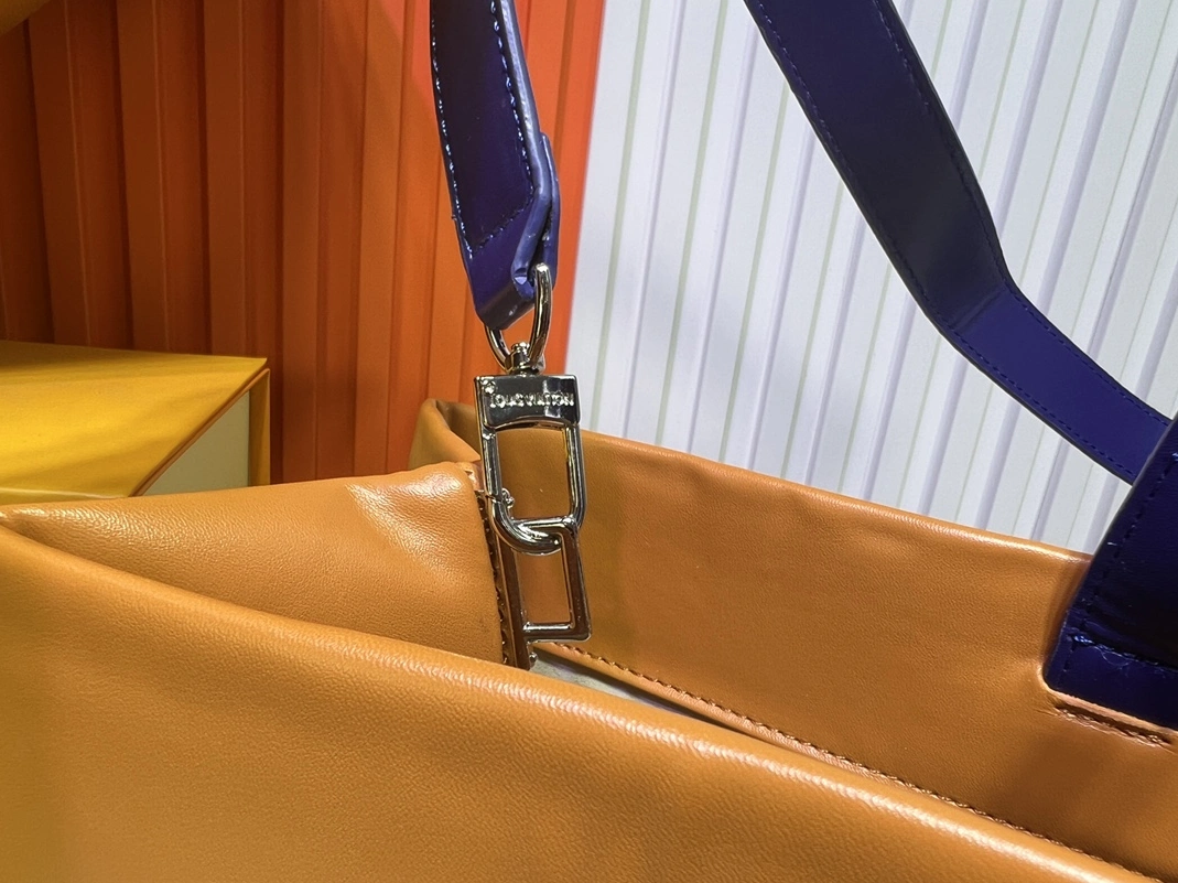 Elegant 4374 Louis Vuitton AAA Quality Tote-Handbags For Women - Image 6