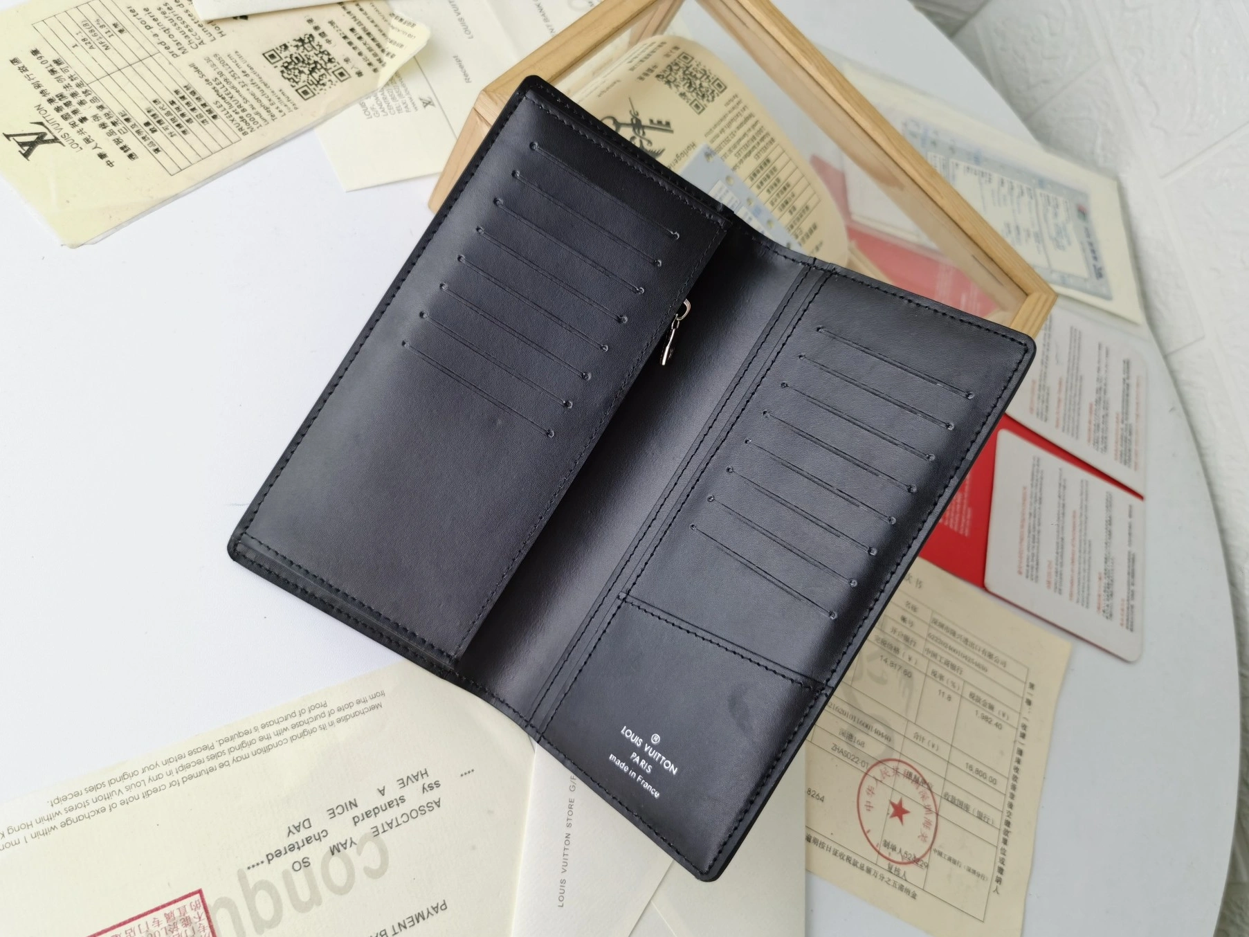 EyeCatching 5583 Louis Vuitton LV Card Case For Unisex - Image 5