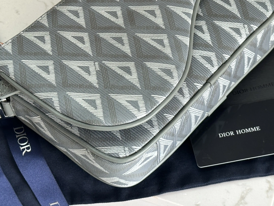 Fashionable 4468 Christian Dior AAA Man Messenger Bags - Image 5