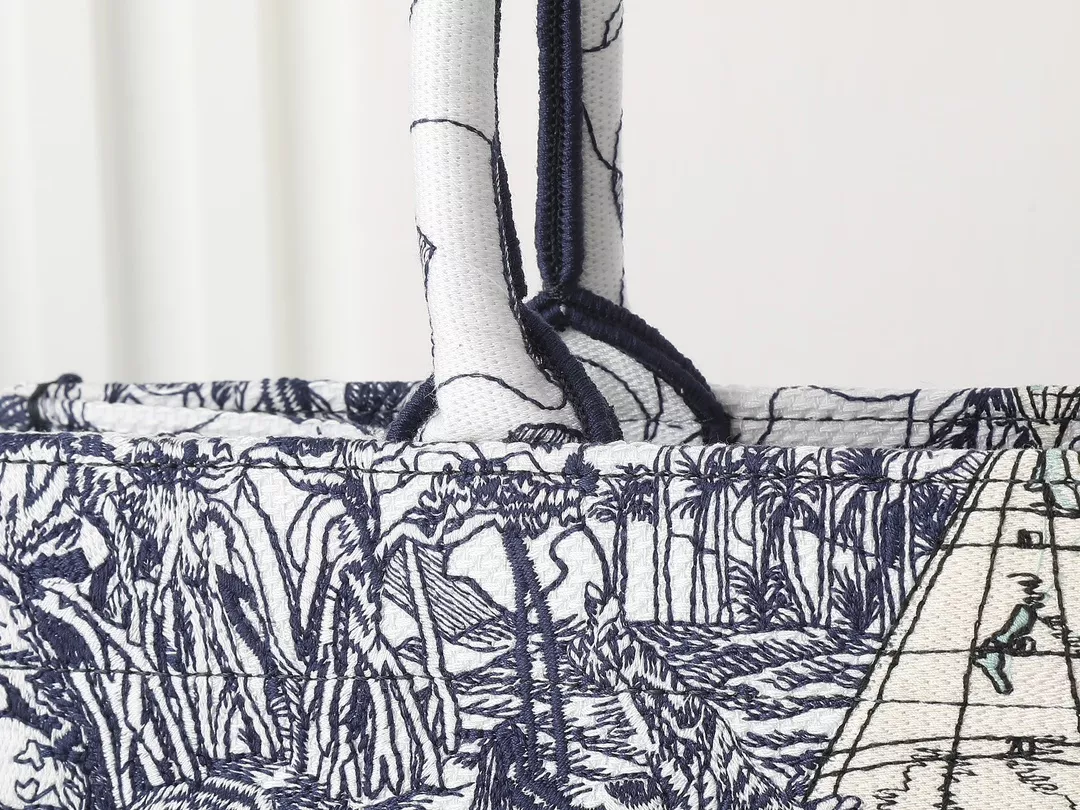 Fashionable 5269 Christian Dior AAA Quality Tote-Handbags For Women - Image 5