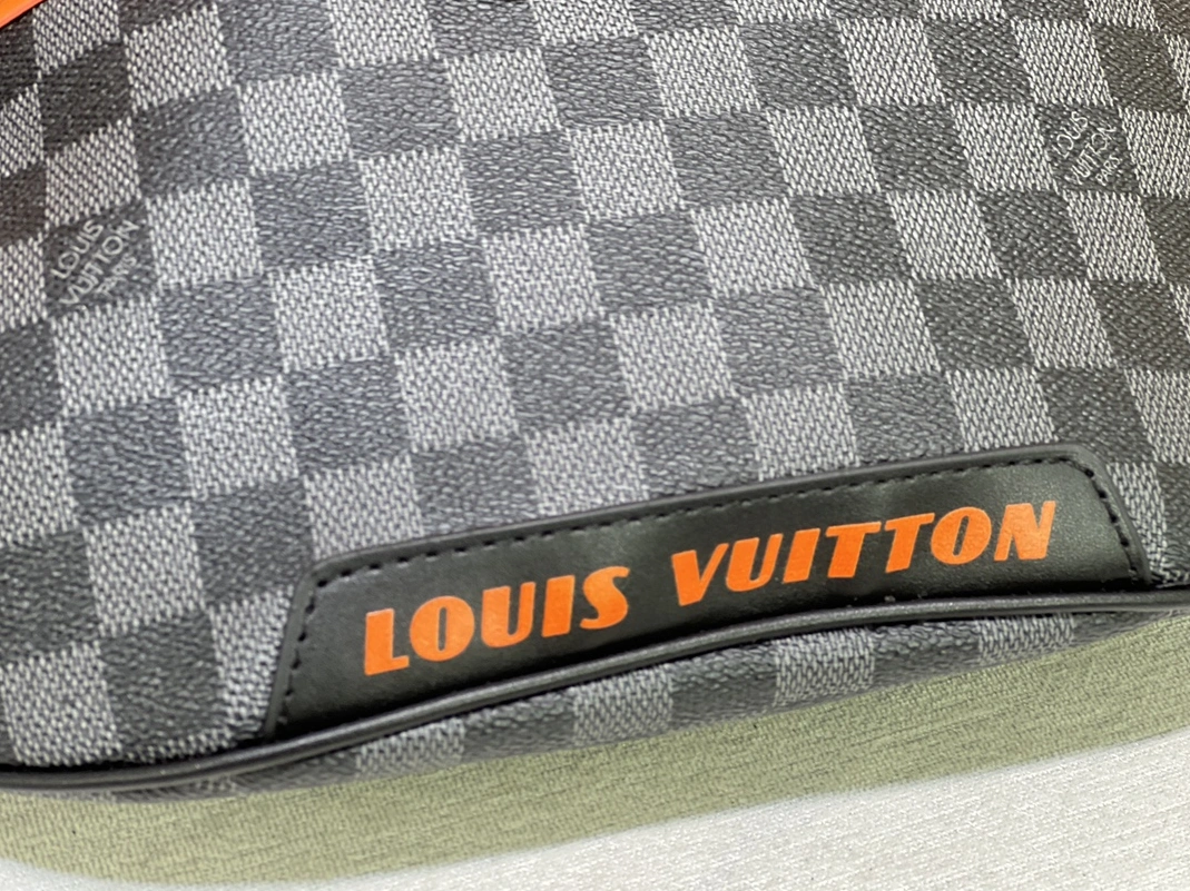 Fashionable 5618 Louis Vuitton LV AAA Man Pockets - Image 5