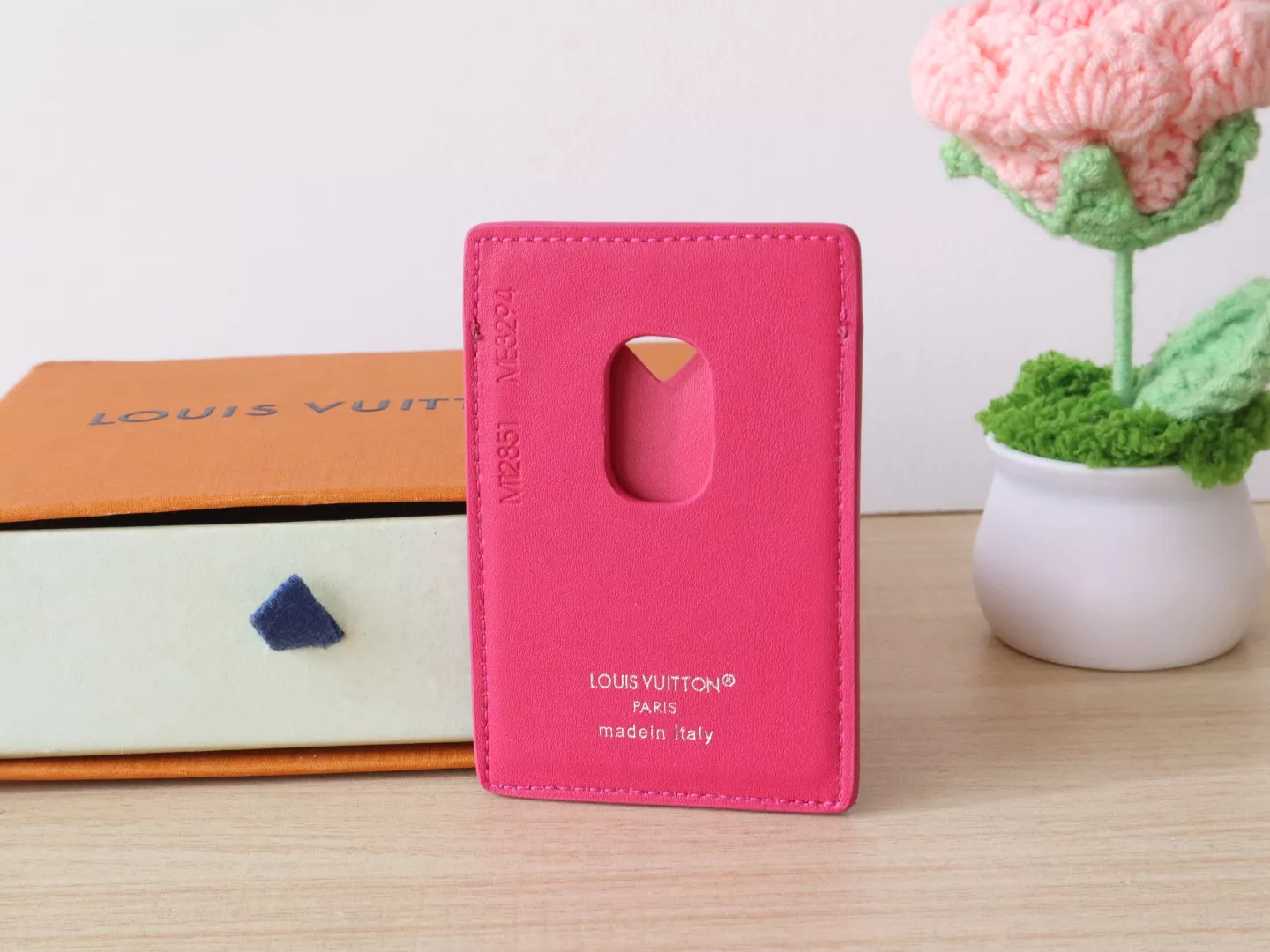 Fashionable 6157 Louis Vuitton LV Card Case For Women