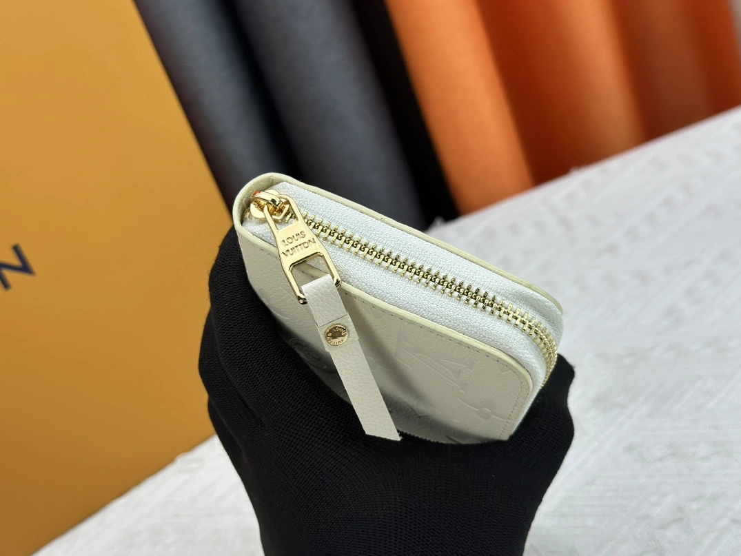 Fashionable 6820 Louis Vuitton LV Wallets - Image 5