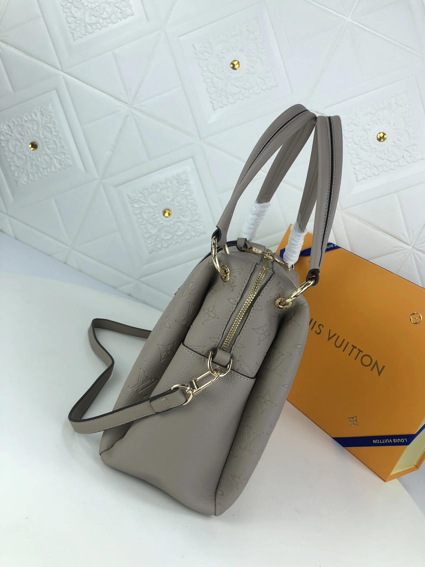 Fashionable 7904 Louis Vuitton AAA Quality Handbags For Women - Image 3