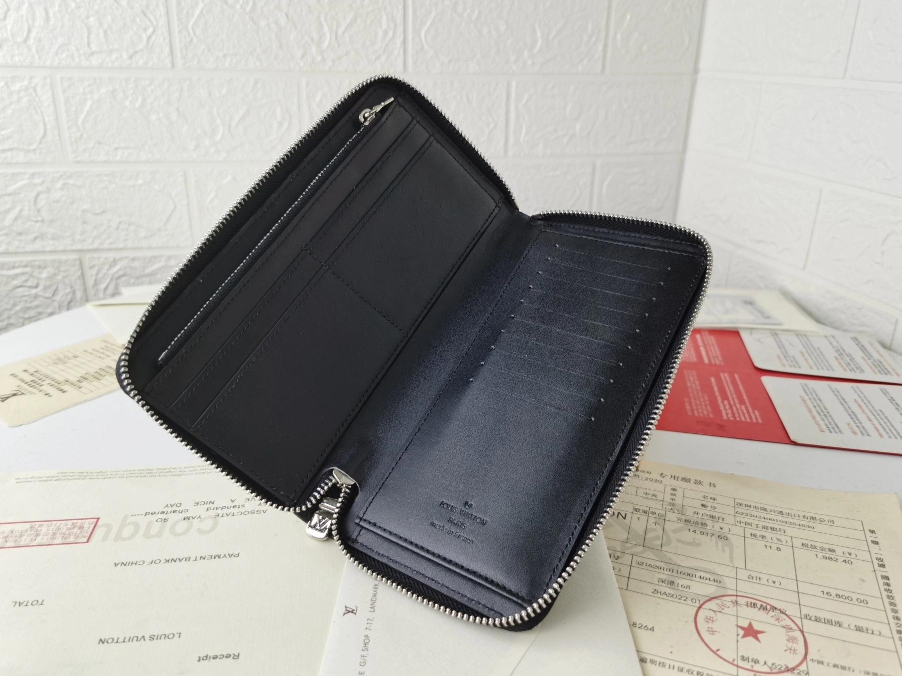 Flexible 2828 Louis Vuitton LV Card Case For Unisex - Image 5