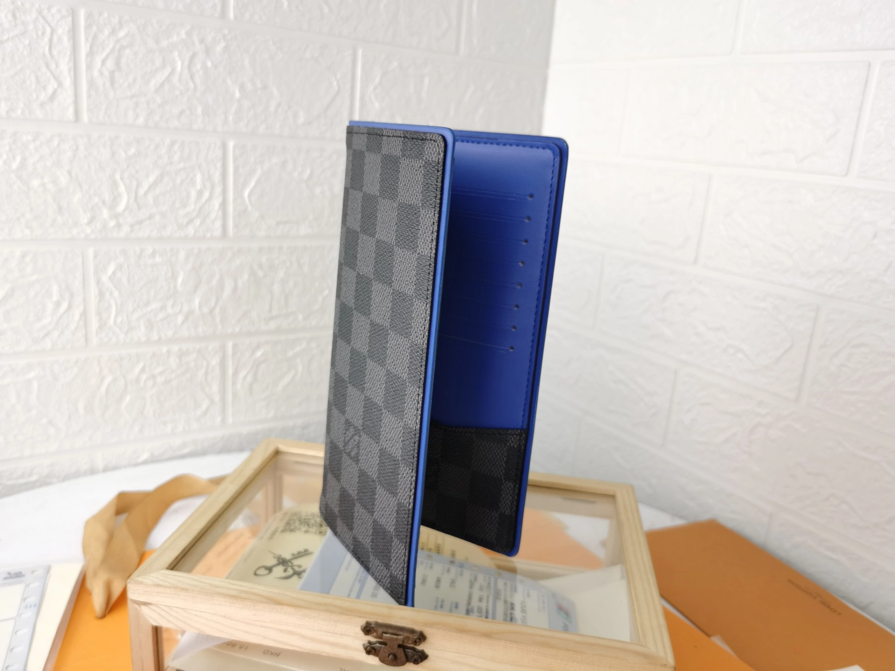 Flexible 4862 Louis Vuitton LV Card Case For Unisex - Image 4