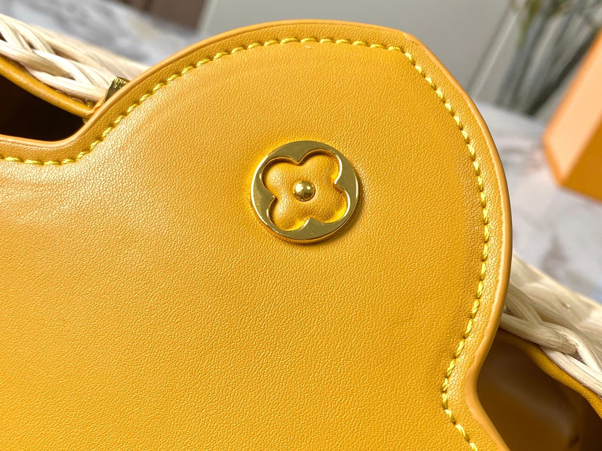 Flexible 5121 Louis Vuitton AAA Quality Messenger Bags For Women - Image 7