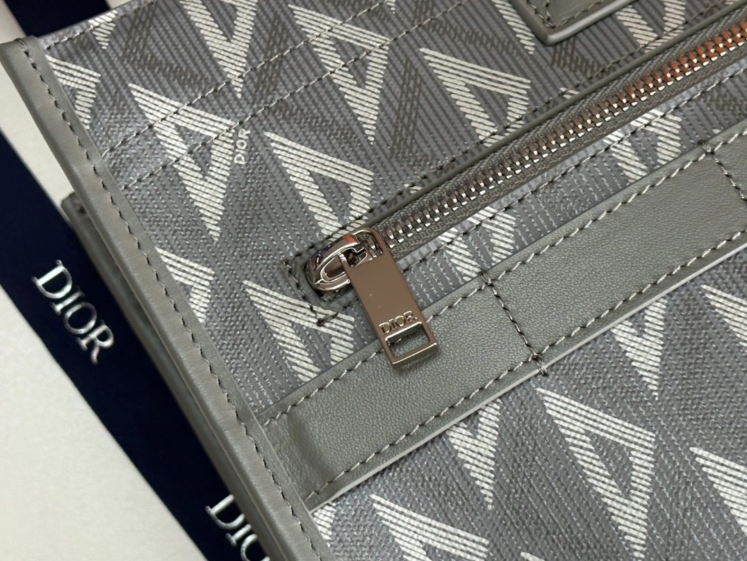 Flexible 6328 Christian Dior AAA Man Handbags - Image 5