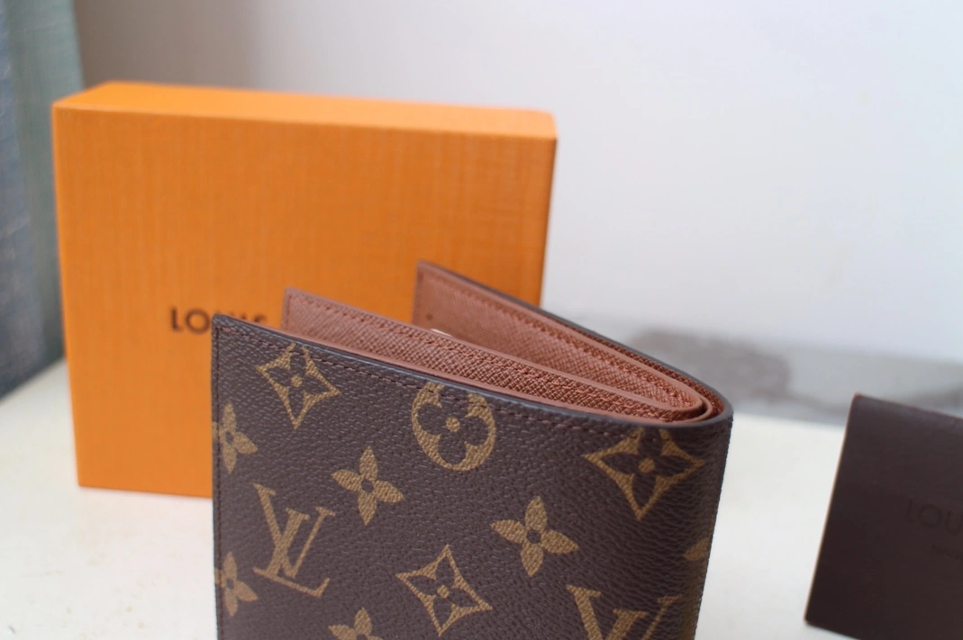 Flexible 8473 Louis Vuitton AAA Quality Wallets - Image 3