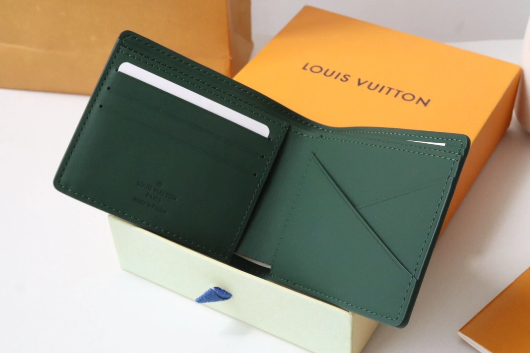 Flexible 9062 Louis Vuitton AAA Quality Wallets - Image 4