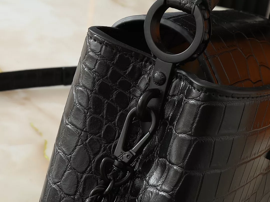 Flexible 9458 Louis Vuitton AAA Quality Messenger Bags For Women - Image 7